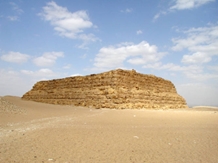 Mastabas dienten als Gräber